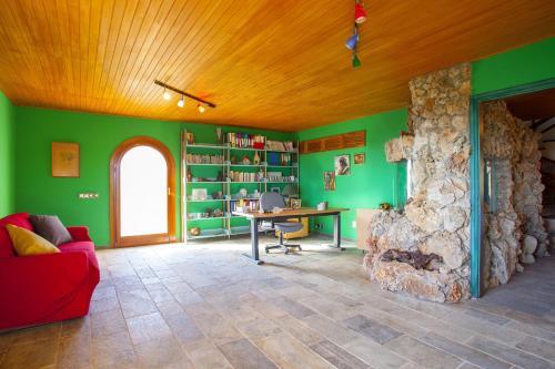 Айя-Напа: ANAP7 Othello House