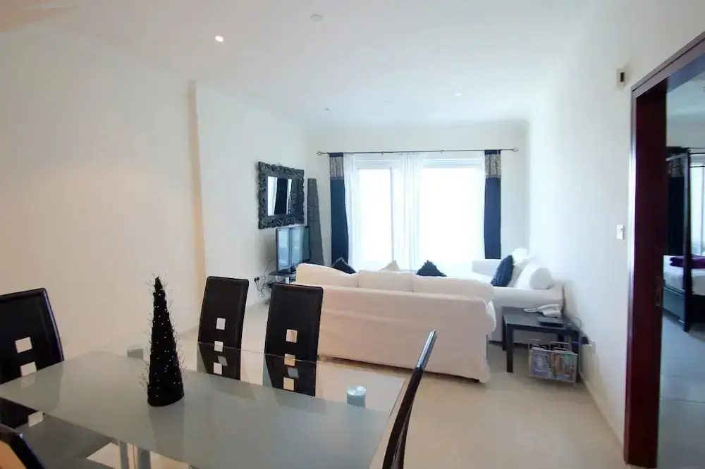 Дубай: E&T Holiday Homes - Marina Heights