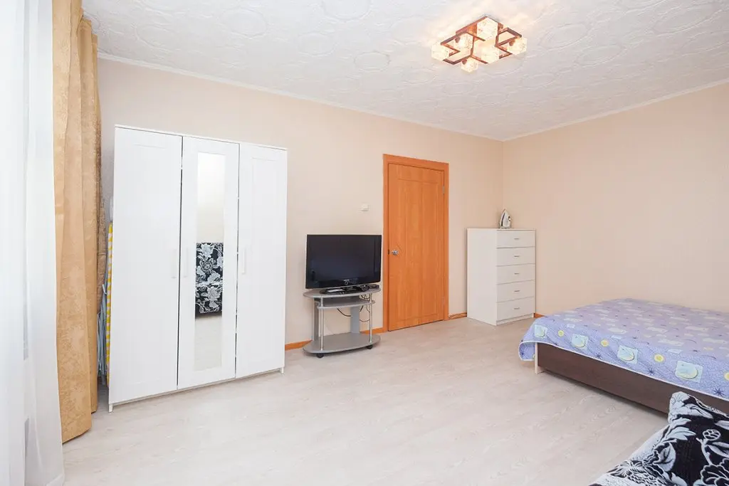 Новосибирск: Kvartira Na Gorskom Apartments