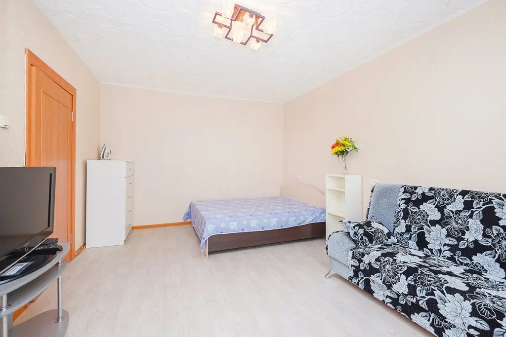 Новосибирск: Kvartira Na Gorskom Apartments
