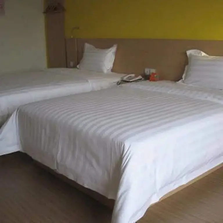 Циндао: 7Days Inn Qingdao Huangdao District Lianghe Road Haishui Baths