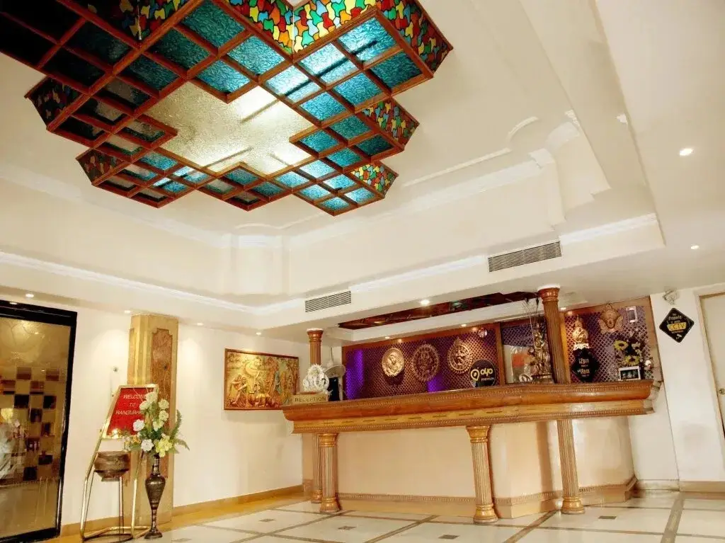 Праяградж: OYO Premium High Court Allahabad