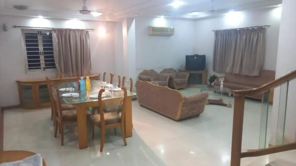 Ахмедабад: OYO Rooms ISKCON SG Highway II