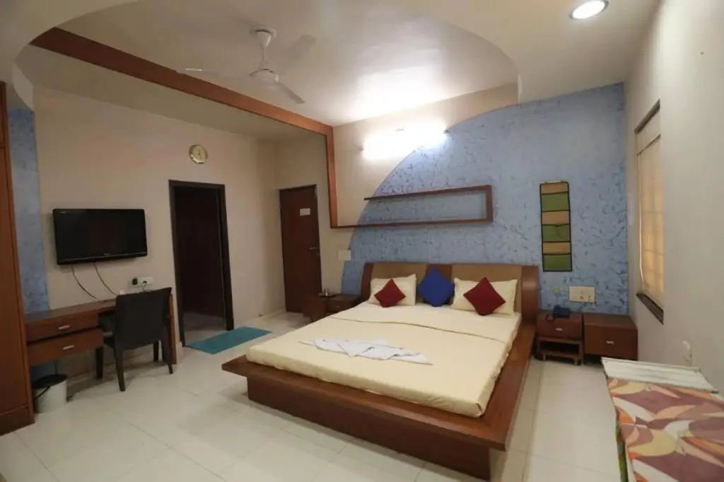 Ахмедабад: OYO Rooms ISKCON SG Highway II