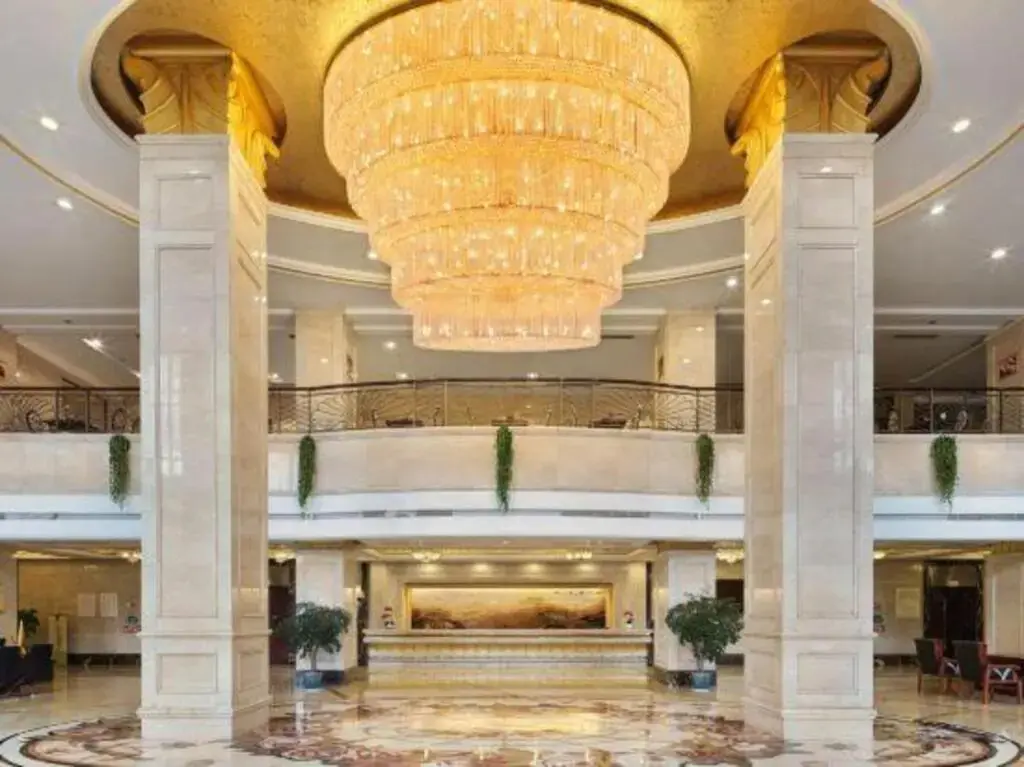 Лешан: Junlai Business Hotel Jiajiang Central Coach Terminal