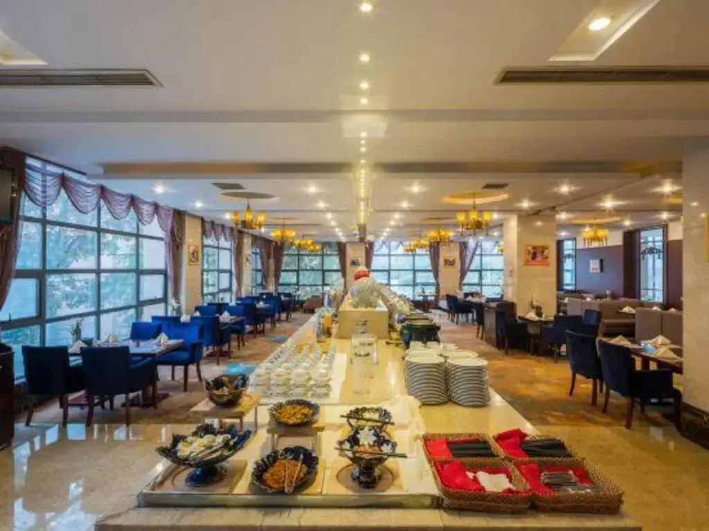 Лешан: Junlai Business Hotel Jiajiang Central Coach Terminal