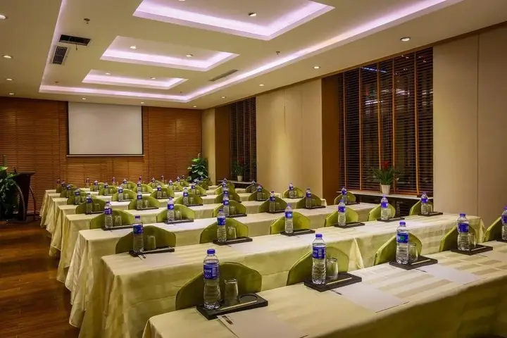 Наньтун: Nangtong Scholars Xing Lake