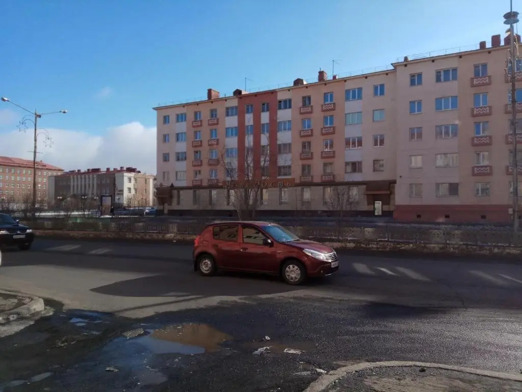 Норильск: Апартаменты Ленинский 25