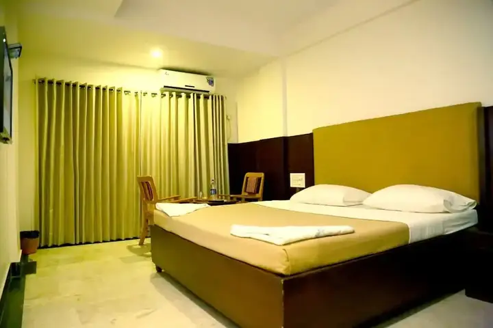 Алюр: Hotel SriKrishna Hassan