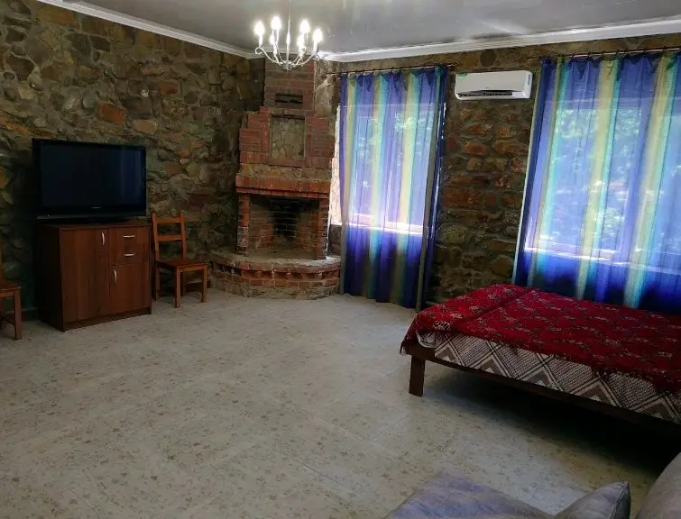 Малый Утриш: Lesnoi Dom Hotel