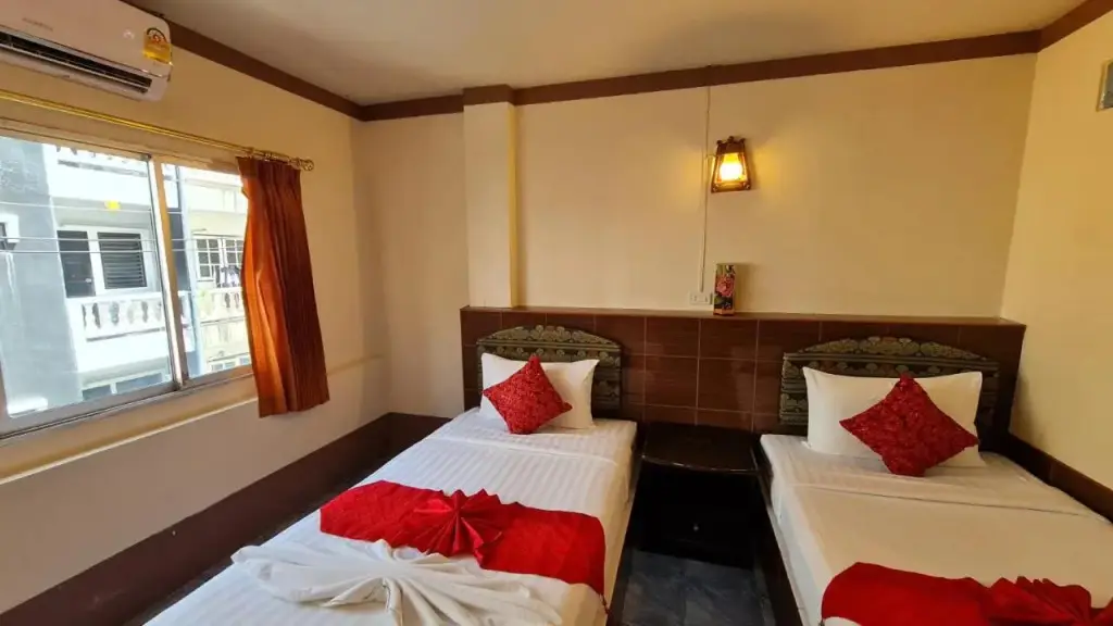 Кату: Baan Tee Thai Add Mansion