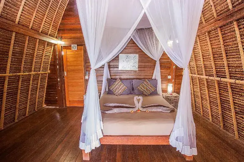 Лембонган-Айленд: Naturale Huts Villas