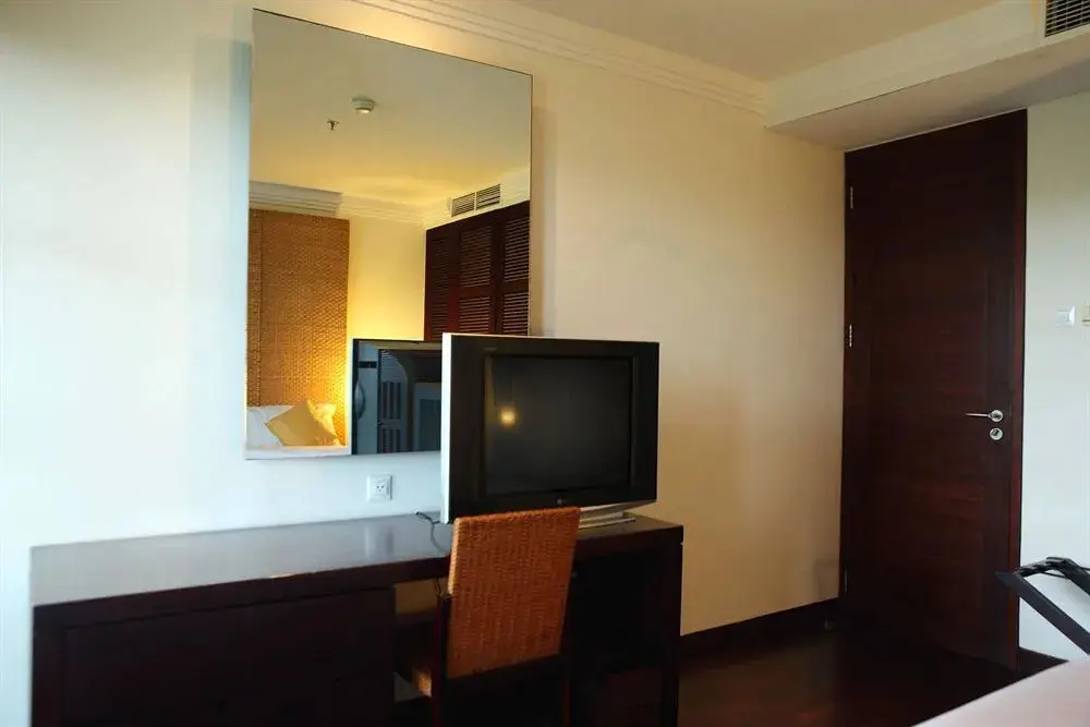 Беноа: Bali Wood Property At Emerald Tower Nusa Dua