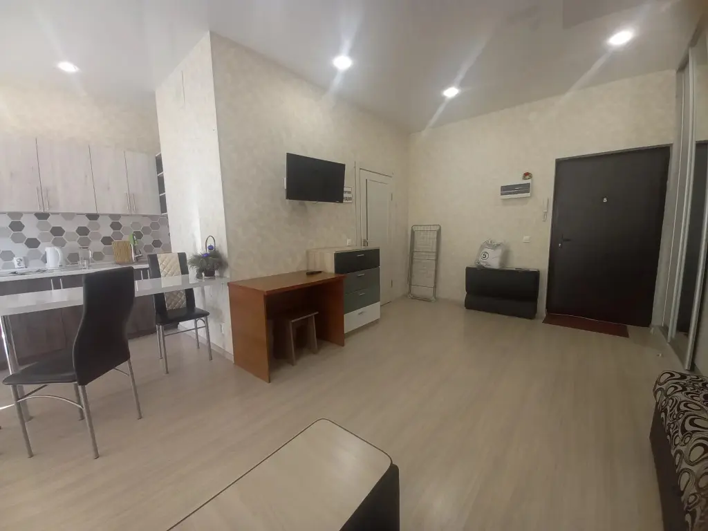 Иркутск: Апартаменты Like Home Красных Мадьяр 14