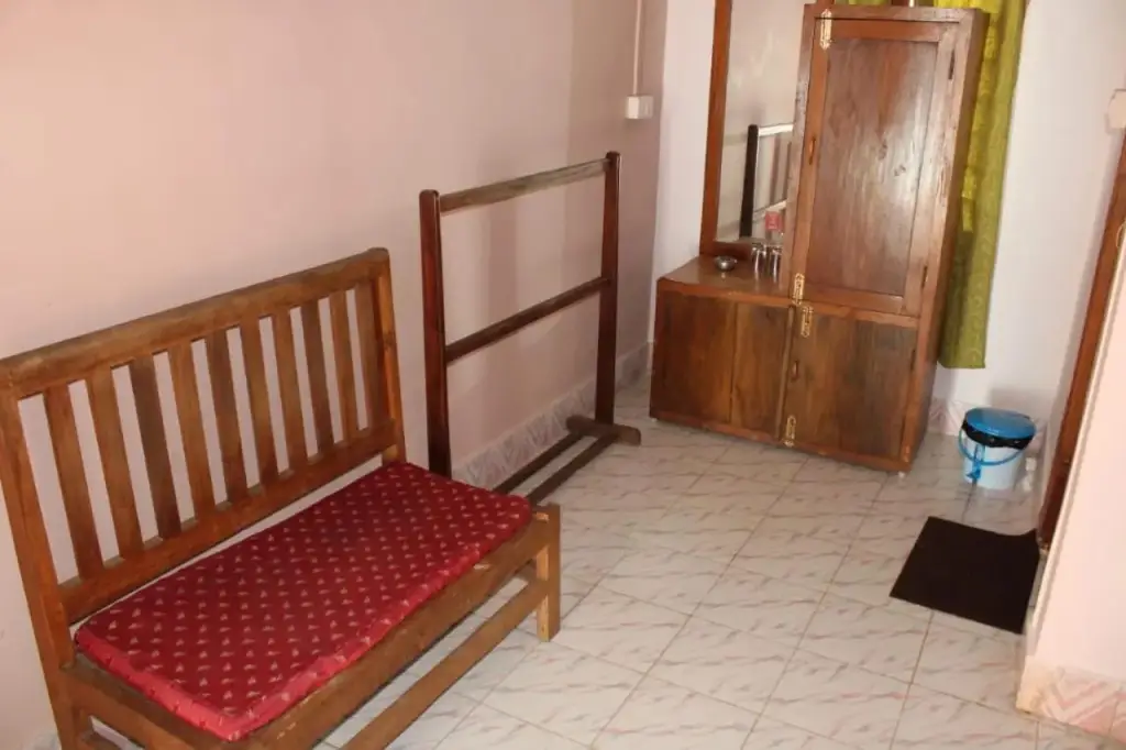 Кохора: Sarmah Lodge