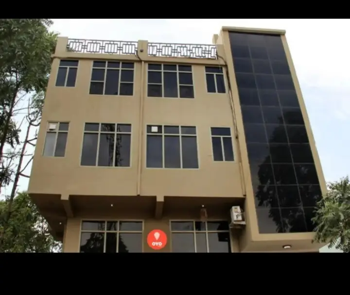 Шахджаханпур: OYO Rooms Neemrana NH8