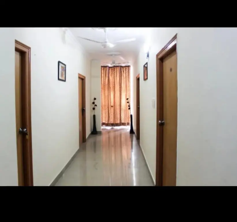 Шахджаханпур: OYO Rooms Neemrana NH8
