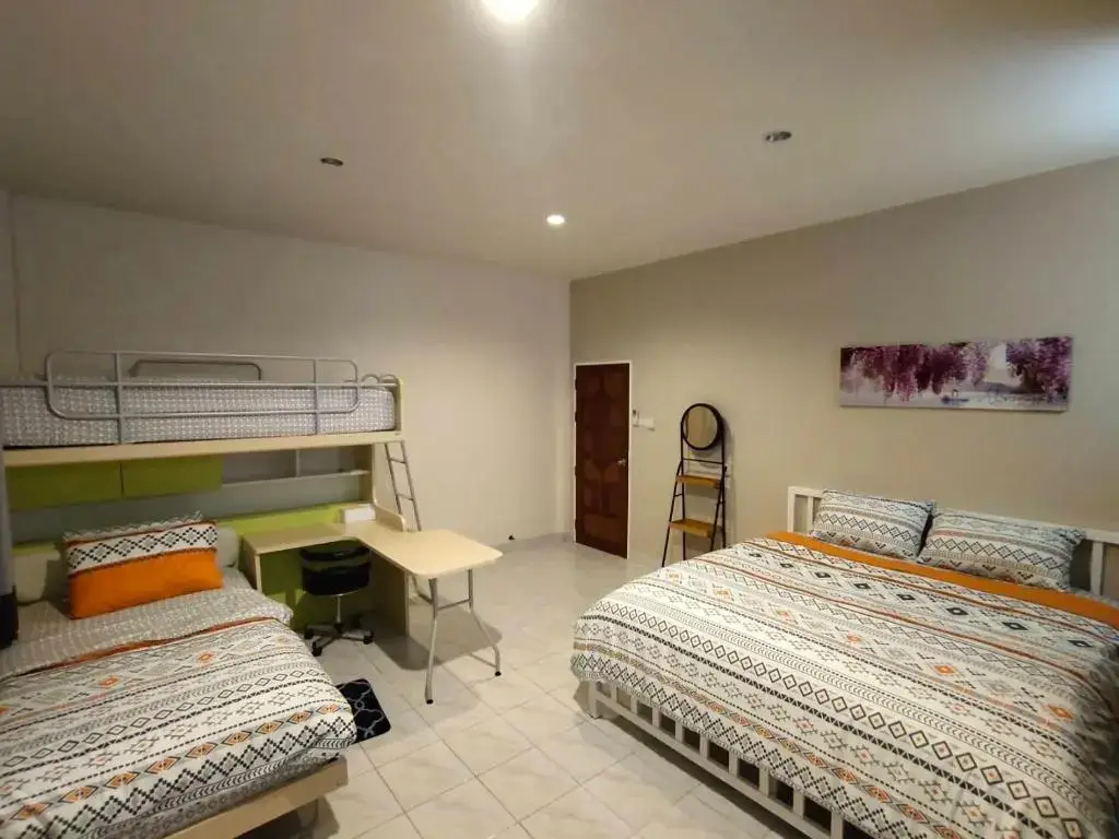 Хуахин: Room@102 Guesthouse