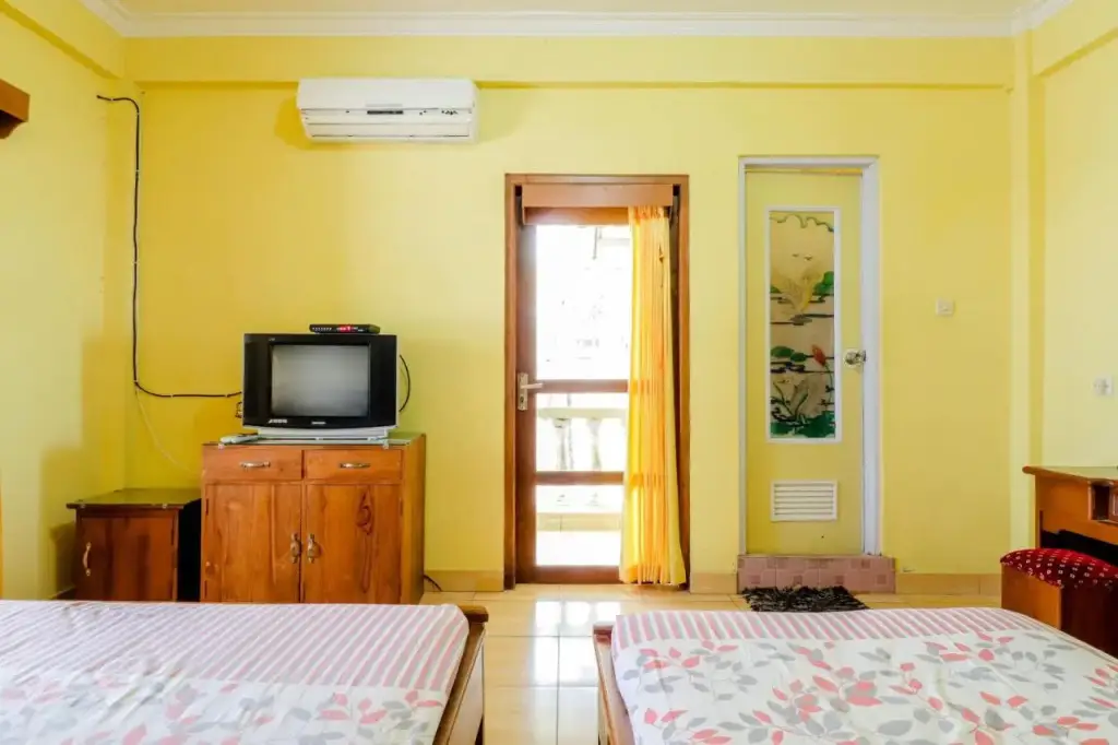 Парангтритис: Adinda Beach Villas
