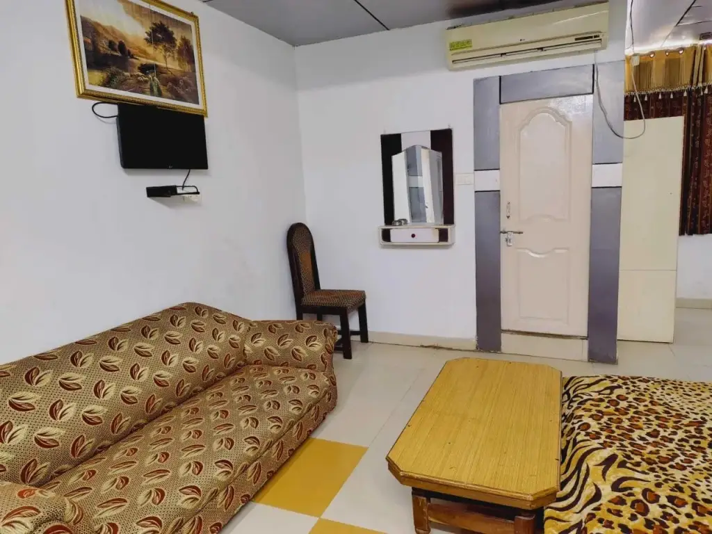 Крепость Jhansi: Hotel High Way
