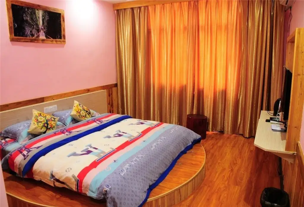 Чжанцзяцзе: Qingfengge Hostel