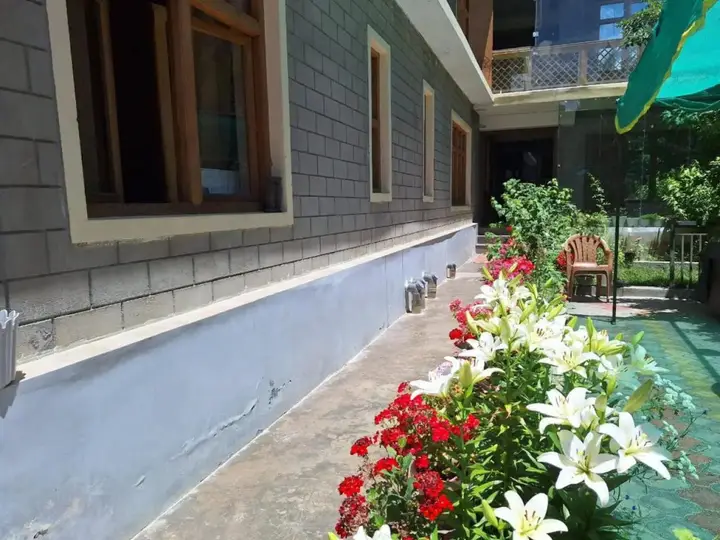 Лех: Tongspon Guest House