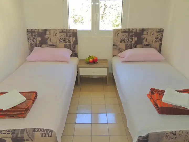 Бечичи: Guest House Jelena