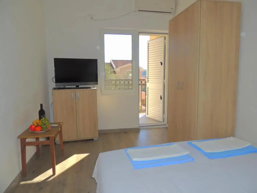 Бечичи: Guest House Jelena