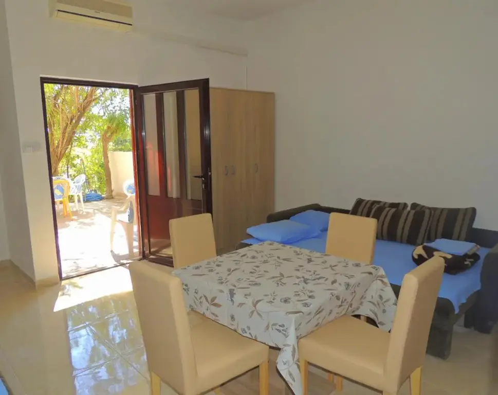 Бечичи: Guest House Jelena