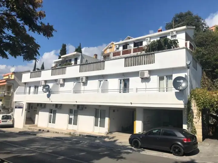 Херцег-Нови: Apartmani Ilić