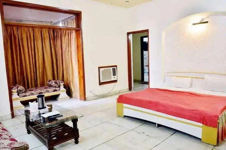 Канпур: Mandakini Palace Kanpur