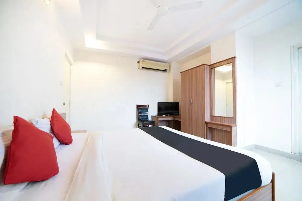 Хидерабад: Hotel Riya Grand by OYO Rooms