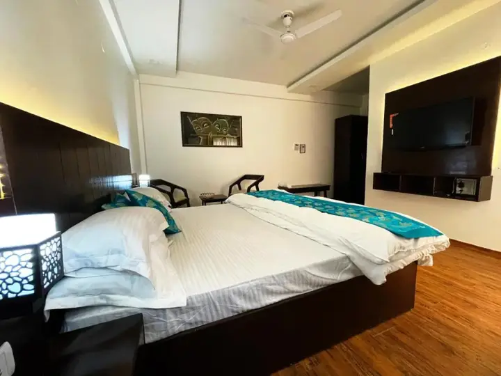 Матхура: Home-Like Ganpati Infinity Resort