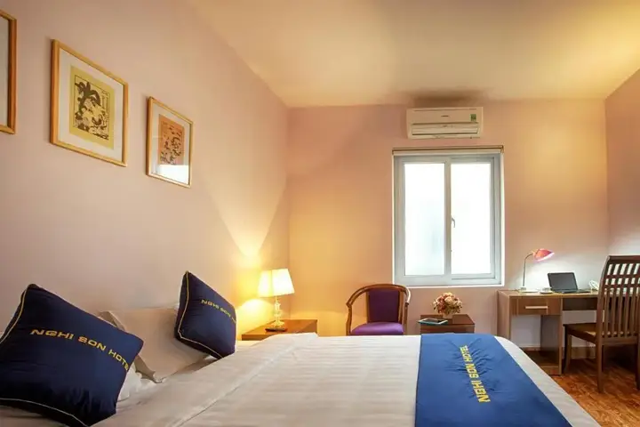 Ксом Дуа: Giang Son Hotel