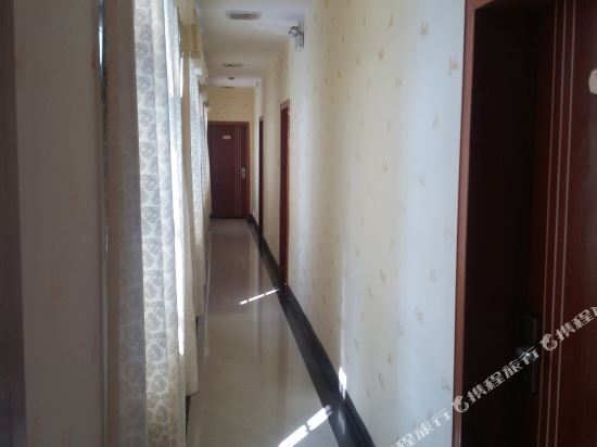 Ганьчжоу: Ganzhou Xinyuan Business Hotel