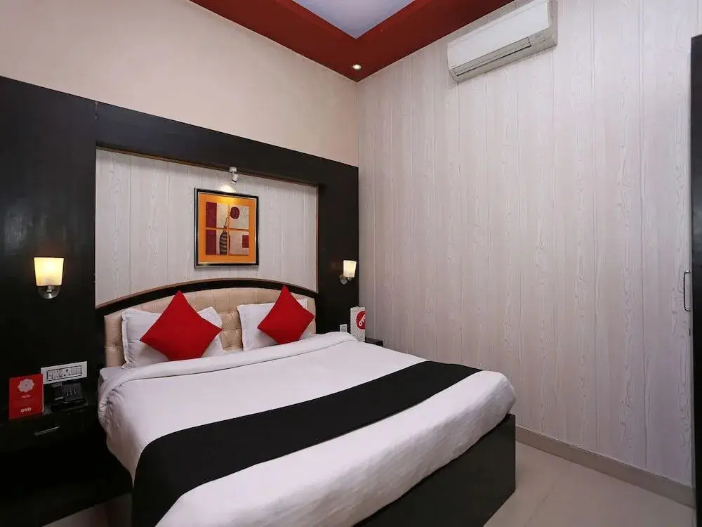 Дехрадун: Hotel JSR Inn by OYO Rooms