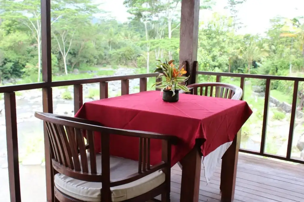 Сидемен: Tepi Sungai Guest House