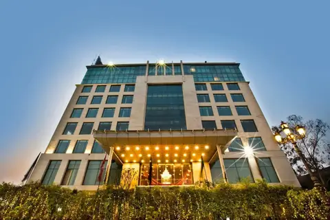 Banana Tree Hotel & Banquets — фото 1