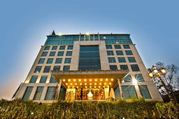 Газиабад: Banana Tree Hotel & Banquets