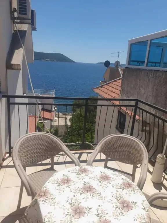 Херцег-Нови: Sea View Apartments
