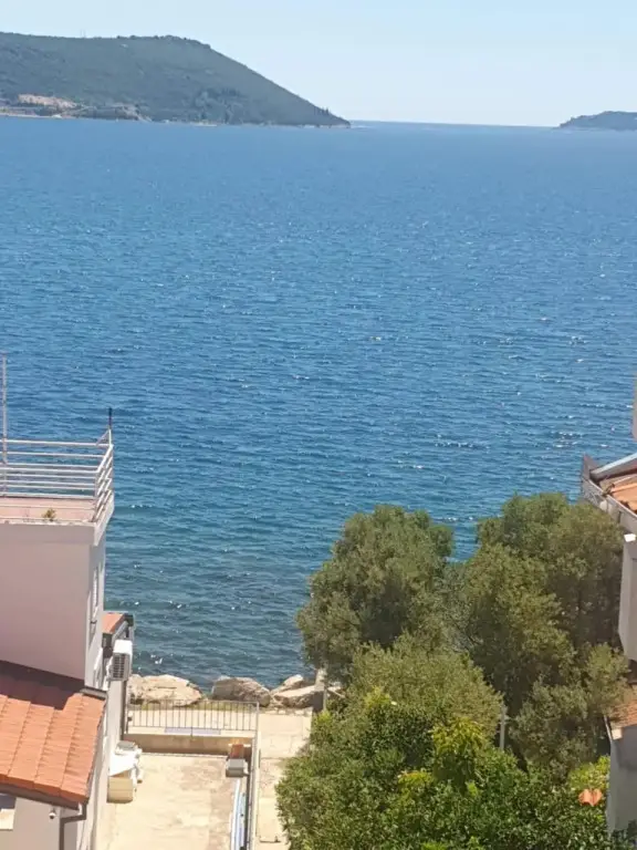 Херцег-Нови: Sea View Apartments