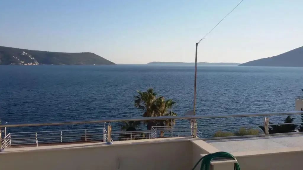 Херцег-Нови: Sea View Apartments