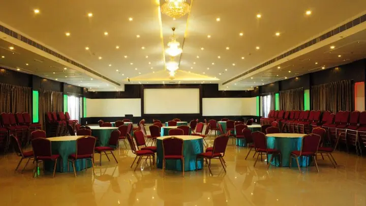 Тирупати: Vihas Hotels