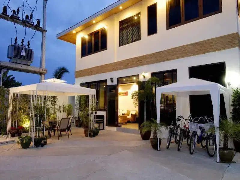 Муанг: Xyza Villa Hotel