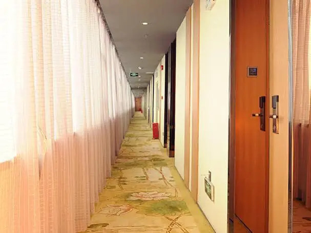 Шэньчжэнь: Yes Journey Hotel
