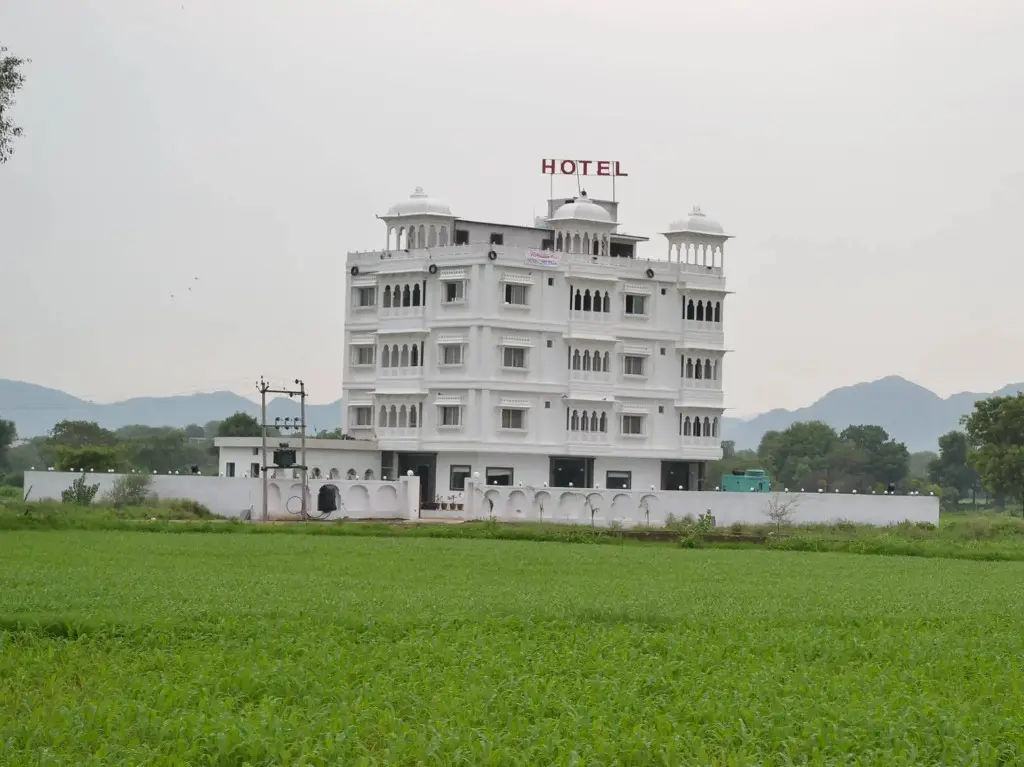 Удаипур: Hotel J M D Palace
