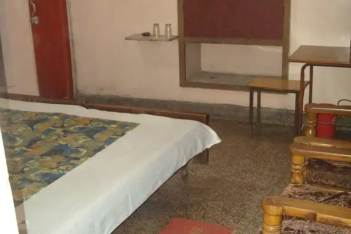 Праяградж: Hotel Vineet