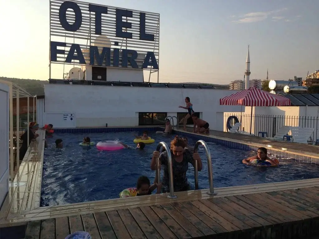 Силифке: Fami̇ra Otel