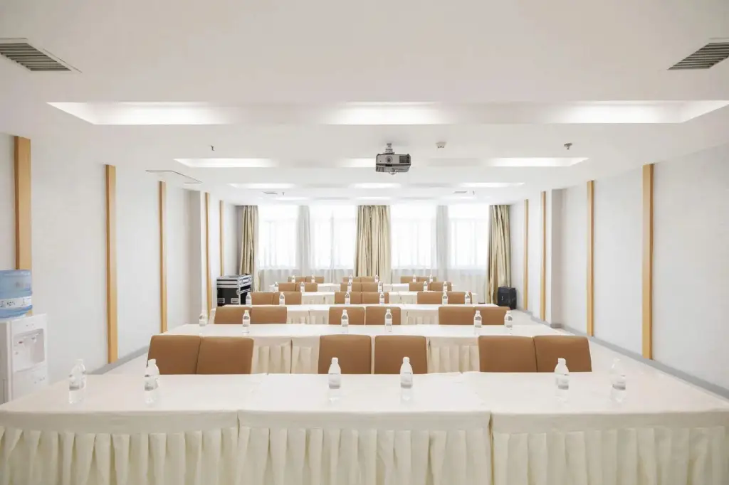 Сиань: Season Hotel