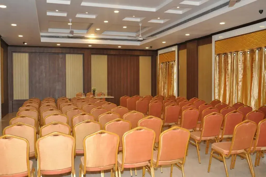 Кришнагири: Alps Residency - A Bergamont Hotel, Krishnagiri
